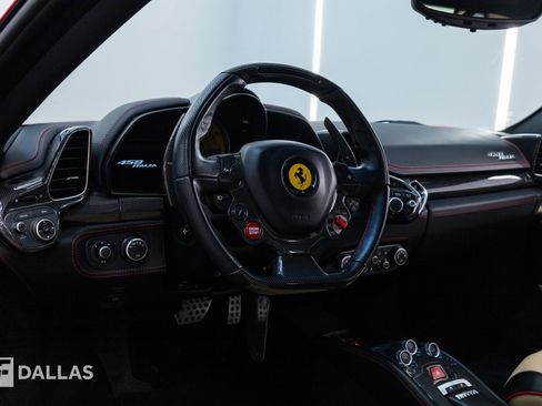 Used 2015 Ferrari 458 Italia Coupe RWD image 4