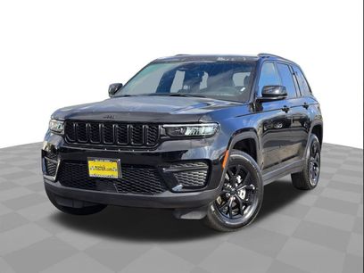 Used 2025 Jeep Grand Cherokee Altitude