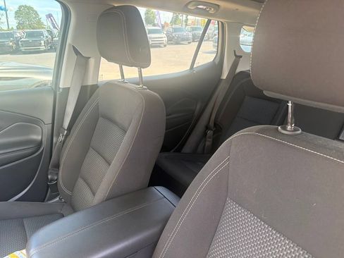 Used 2023 GMC Terrain SLE w/ Driver Convenience Package FWD image 5