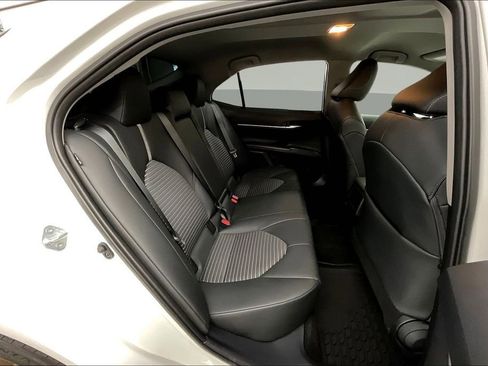 Used 2024 Toyota Camry SE image 30
