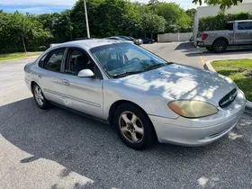 Used 2002 Ford Taurus SE FWD image 3