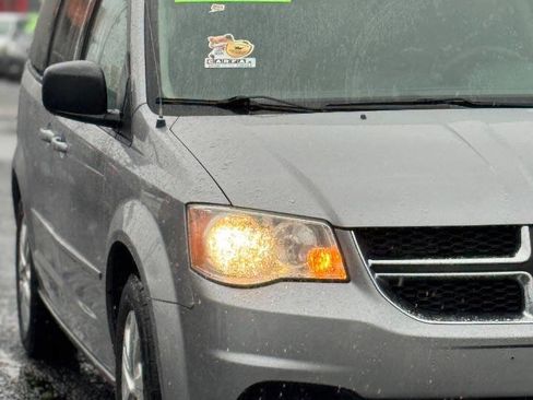 Used 2017 Dodge Grand Caravan SE w/ Power Window Group image 9