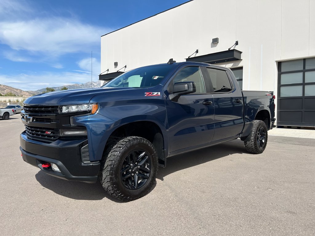 Used 2019 Chevrolet Silverado 1500 LT Trail Boss w/ Convenience Package AWD/4WD image 2