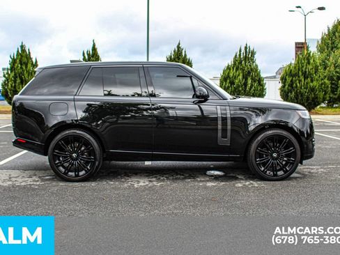 Used 2024 Land Rover Range Rover SE AWD/4WD image 8