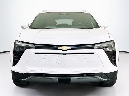 Used 2024 Chevrolet Blazer EV LT AWD/4WD image 2