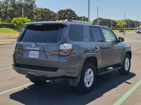 Used 2021 Toyota 4Runner SR5 Premium w/ Moonroof Package RWD image 5
