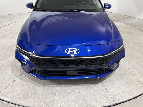 Used 2025 Hyundai Elantra SEL FWD image 15