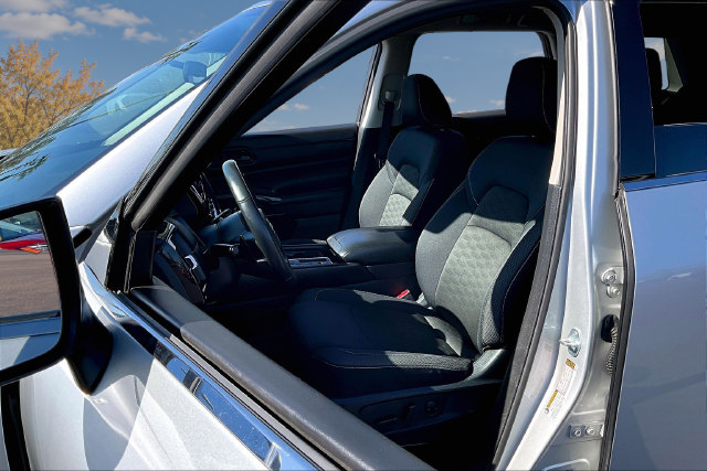 Certified 2024 Nissan Pathfinder SV FWD image 20