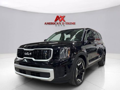 Used 2025 Kia Telluride EX w/ EX Captain's Chair Package image 3