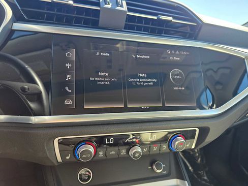 Used 2024 Audi Q3 2.0T Premium image 28