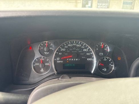 Used 2016 Chevrolet Express 2500 RWD image 12