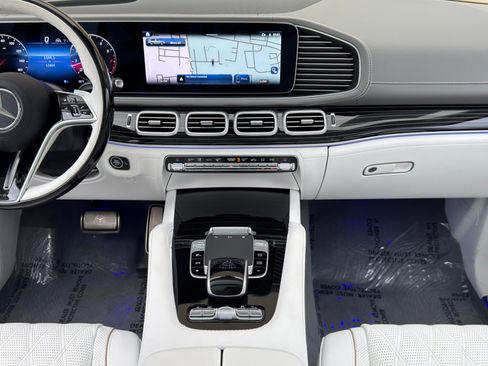 Used 2024 Mercedes-Benz Maybach GLS 600 4MATIC image 26