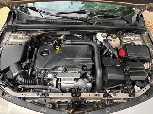 Used 2023 Chevrolet Malibu LT FWD image 32