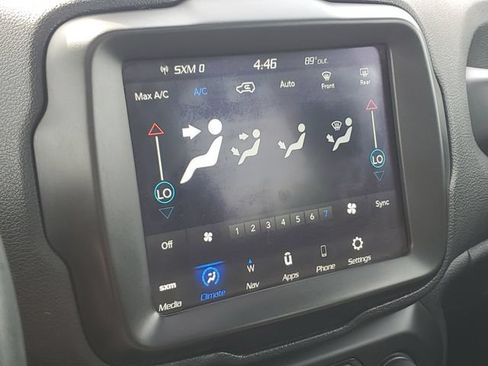 Used 2022 Jeep Renegade Altitude w/ Sun/Sound Group AWD/4WD image 16