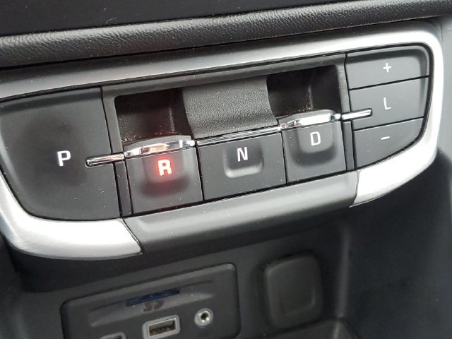 Used 2024 GMC Terrain SLT AWD/4WD image 32