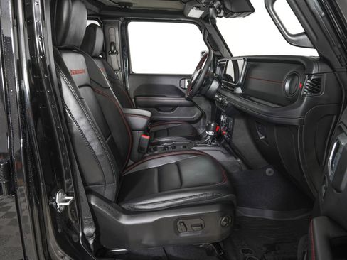 Used 2024 Jeep Wrangler Unlimited Rubicon w/ Technology Group image 9