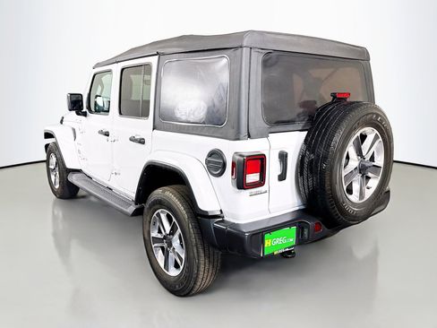 Used 2022 Jeep Wrangler Unlimited Sahara image 7