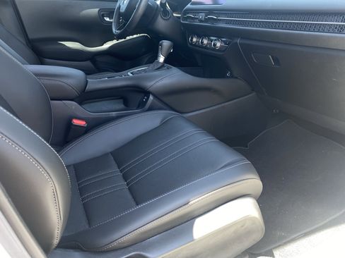Used 2024 Honda HR-V EX-L image 11