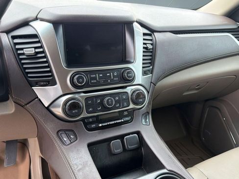 Used 2019 Chevrolet Suburban LT RWD image 24