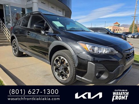 Used 2023 Subaru Crosstrek 2.0i Premium image 3