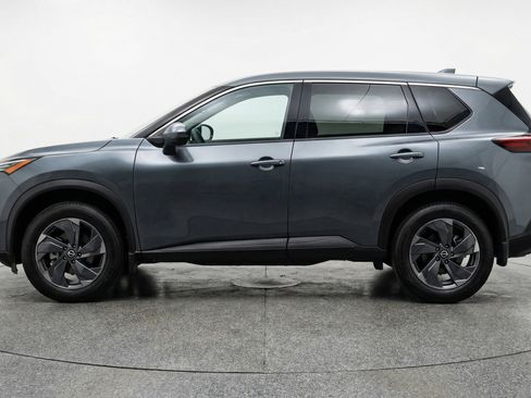 Used 2025 Nissan Rogue SV image 5