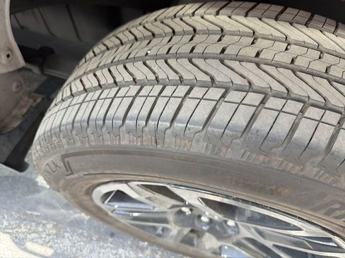 Used 2025 Chevrolet Silverado 1500 Custom image 6