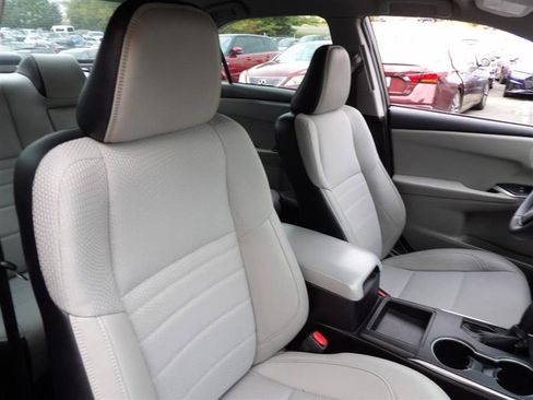 Used 2017 Toyota Camry SE image 20