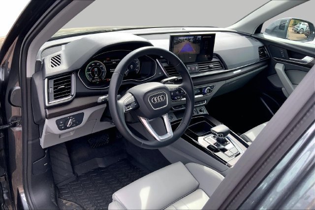 Used 2023 Audi Q5 e Premium w/ Convenience Package AWD/4WD image 14