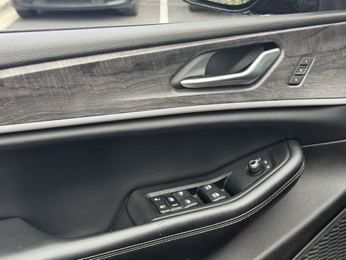 Used 2023 Jeep Grand Cherokee L Limited image 9