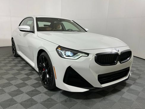 Used 2025 BMW 230i xDrive Coupe w/ M Sport Package AWD/4WD image 4