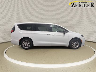 Used 2024 Chrysler Pacifica Touring-L