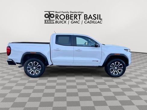 Used 2023 GMC Canyon AT4 w/ AT4 Premium Package AWD/4WD image 9