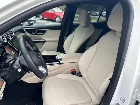 Certified 2025 Mercedes-Benz GLC 300 image 12