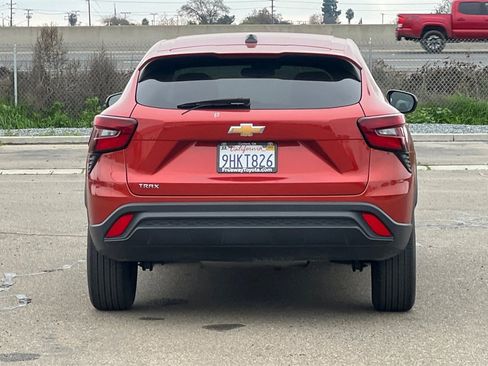 Used 2024 Chevrolet Trax LS image 6