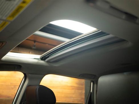 Used 2018 Honda CR-V Touring image 31