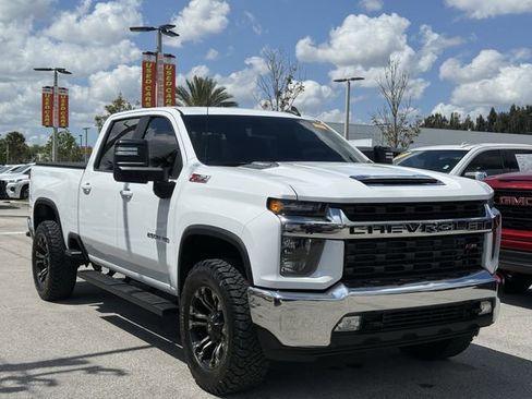 Used 2023 Chevrolet Silverado 2500 LT AWD/4WD image 5