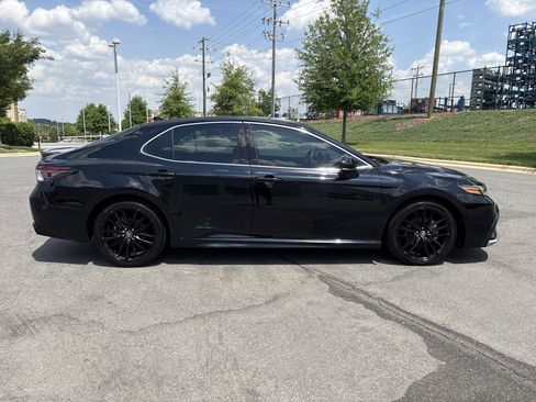 Used 2024 Toyota Camry XSE FWD image 10