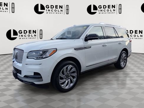 Certified 2024 Lincoln Navigator Reserve AWD/4WD image 1