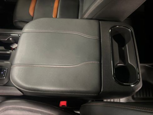 Certified 2025 GMC Sierra 1500 AT4 w/ AT4 Premium Package AWD/4WD image 27