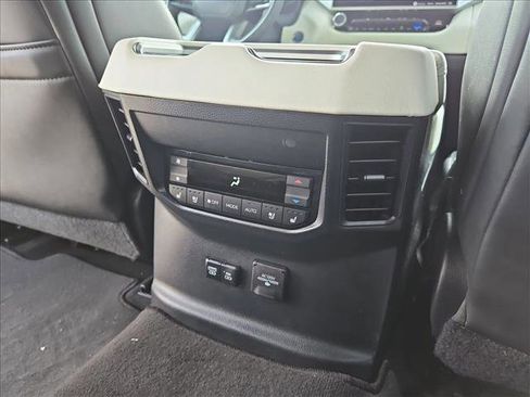 Used 2023 Toyota Sequoia Capstone AWD/4WD image 18