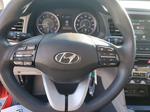 Used 2020 Hyundai Elantra SEL image 13