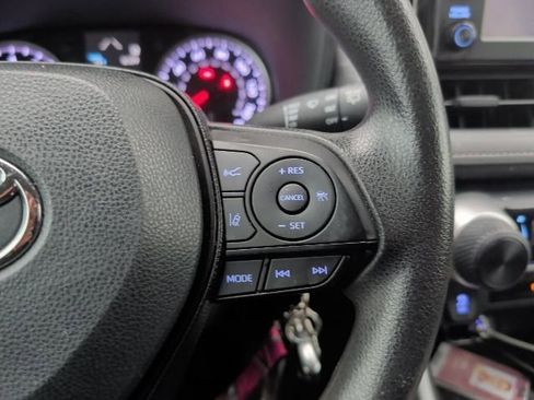 Used 2019 Toyota RAV4 LE w/ Carpet Mat Package FWD image 6