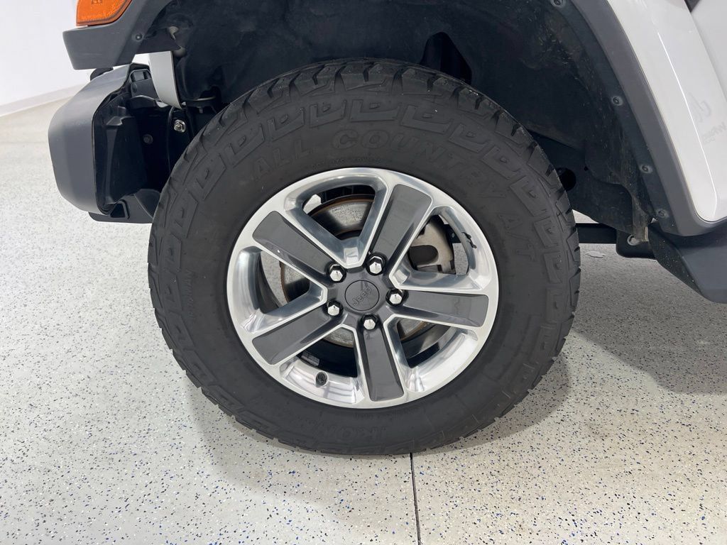 Used 2020 Jeep Wrangler Unlimited Sahara AWD/4WD image 27