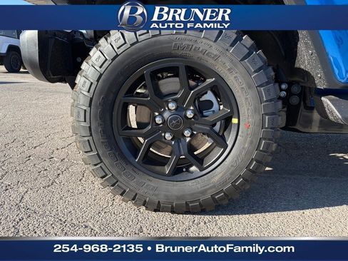 New 2026 Jeep Gladiator Sport image 9