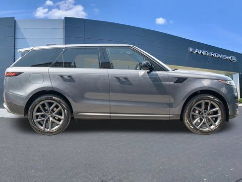 Used 2024 Land Rover Range Rover Sport SE AWD/4WD image 8