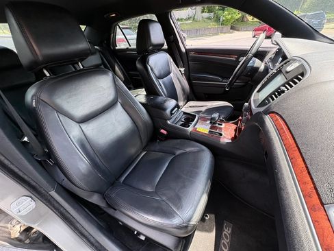 Used 2012 Chrysler 300 Limited RWD image 21