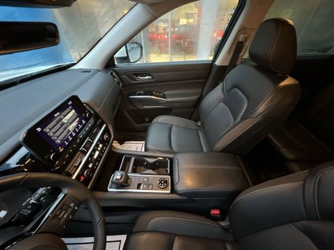 Used 2023 Nissan Pathfinder SL image 20