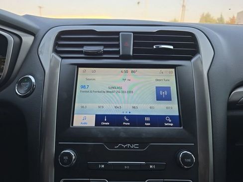 Used 2019 Ford Fusion SE image 8