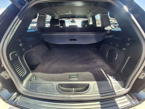 Used 2017 Jeep Grand Cherokee Altitude RWD image 14
