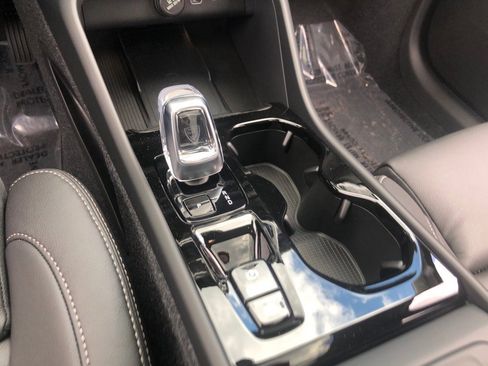 New 2026 Volvo XC40 B5 Plus w/ Protection Package Premier image 28